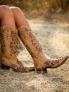 Vintage Corral Antique Brushed Laser Cut Floral Inlay Western Cowgirl Boots 7